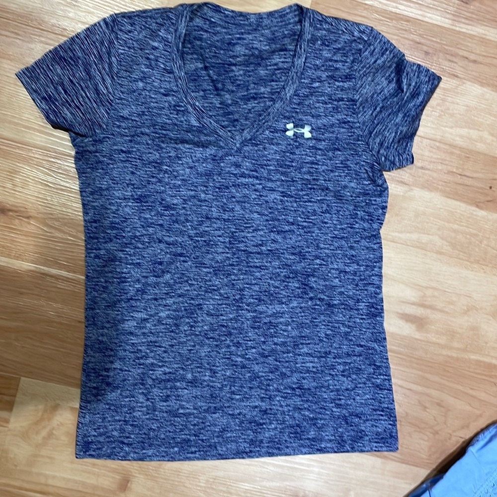 Underarmour dry fit T small